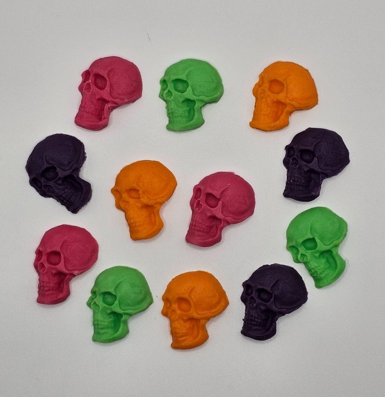 12x Halloween Sugar Skulls Edible Icing Cupcake Toppers Cake Decorations 🎃